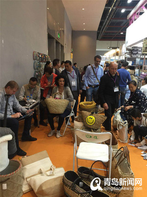 退伍軍人肖洪剛 40多歲創業，編織夢想，讓草編工藝品走向世界